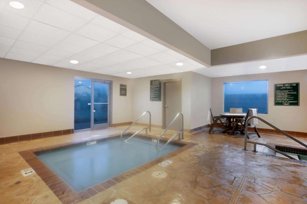 La Quinta By Wyndham Omaha Airport Downtown Carter Lake Exterior foto